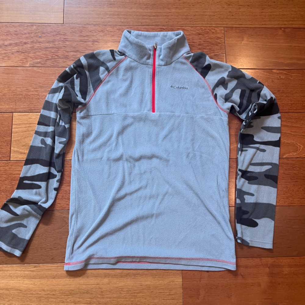 Columbia Kids Gray and Black Camo Sweatshirt